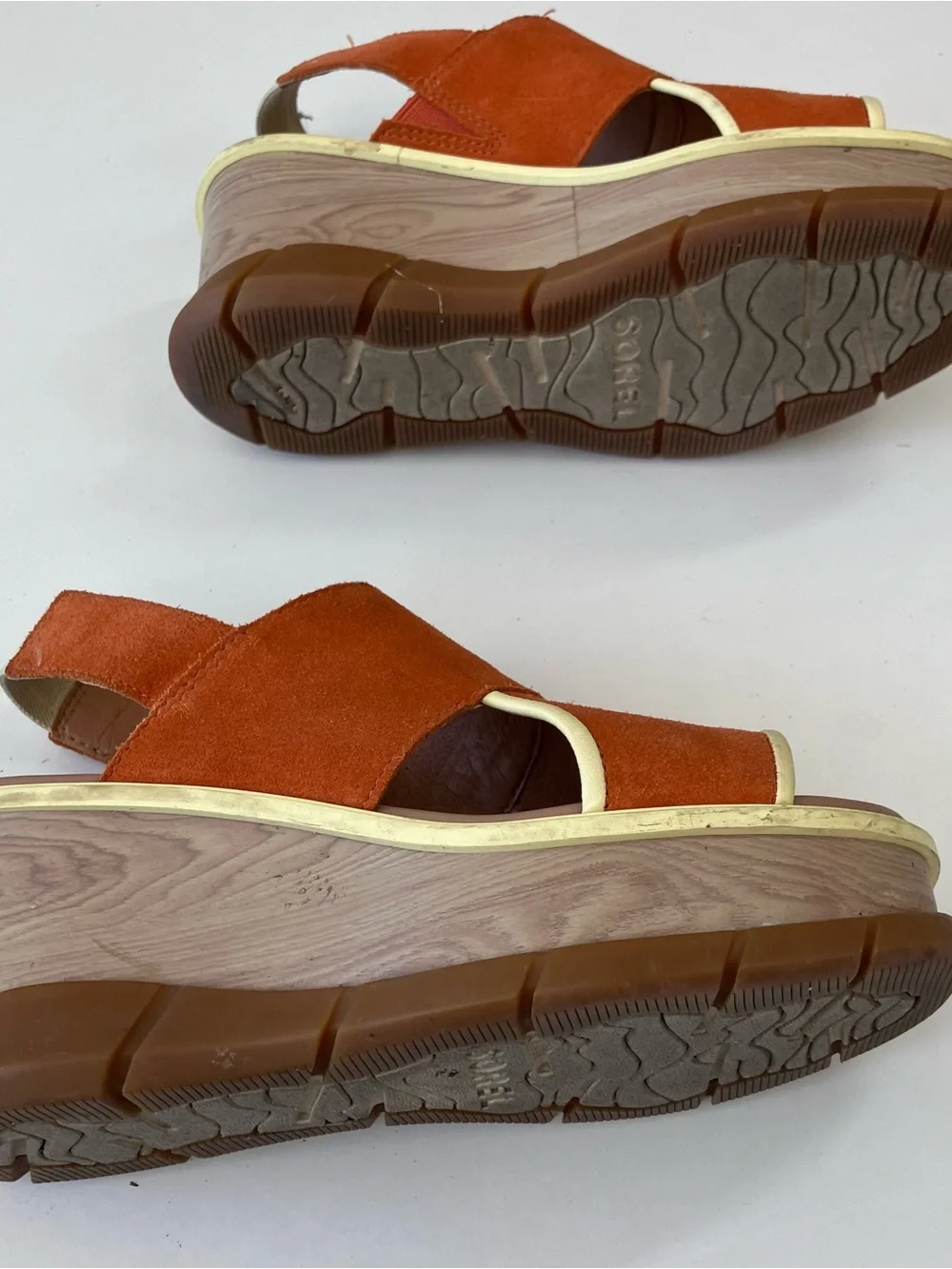 Sorel women’s us size 5.5 orange and tan platform shoes with faux wooden heel